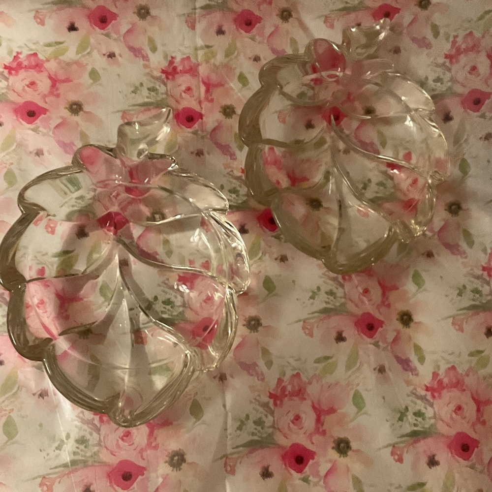 Clear Glass Leaf-Shaped Dishes
